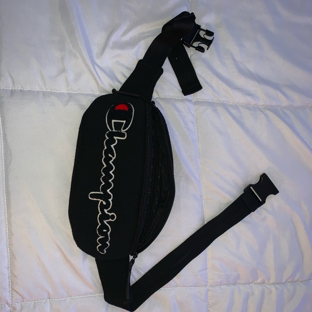 BLACK CHAMPION FANNY PACK!!